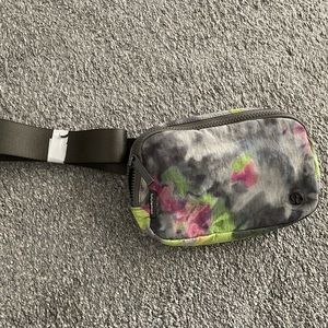 NWT lululemon tie dye crossbody